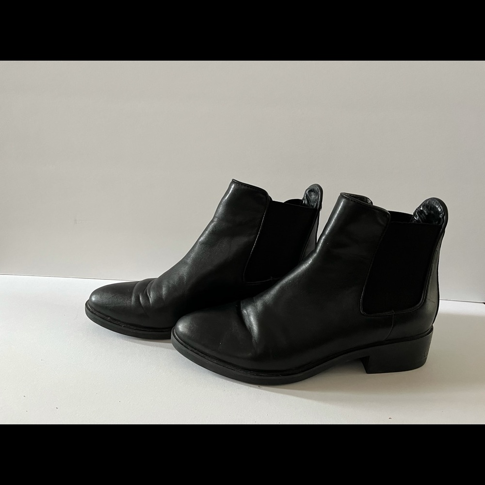 Black genuine leather Wishbone booties- W size 8.5